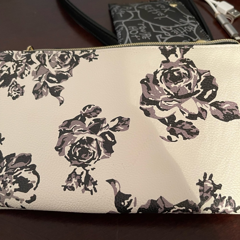 Betsey Johnson black and white rose clutch/crossbody - Picture 6 of 7